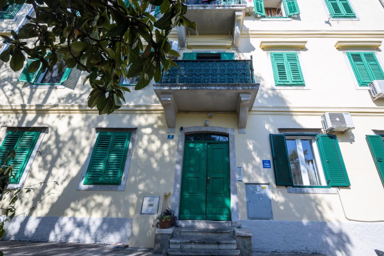 Naval Studio With Garden Rijeka Ngoại thất bức ảnh