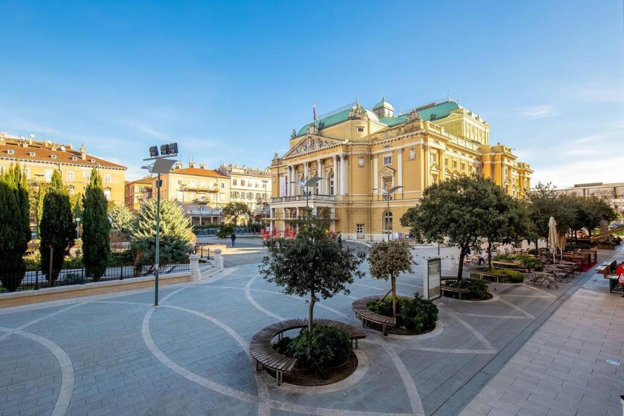 Naval Studio With Garden Rijeka Ngoại thất bức ảnh